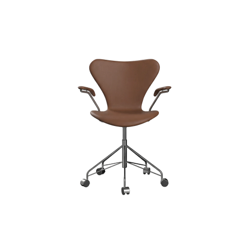 Nypolstret Arne Jacobsen Serie 7 kontorstol 3217 med armlæn i valnød læder